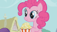 Pinkie_Pie_holding_popcorn_S1E04.png